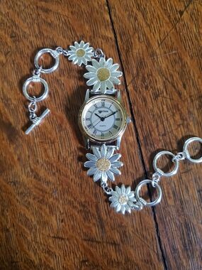 Montana Silversmiths Silver and Gold Daisy Link Watch Bracelet